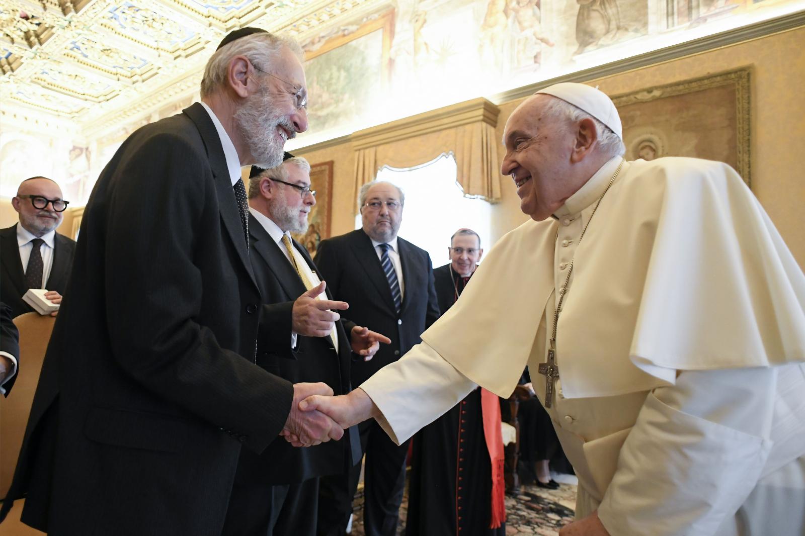 Pope Francis greets Rabbi Di Segni