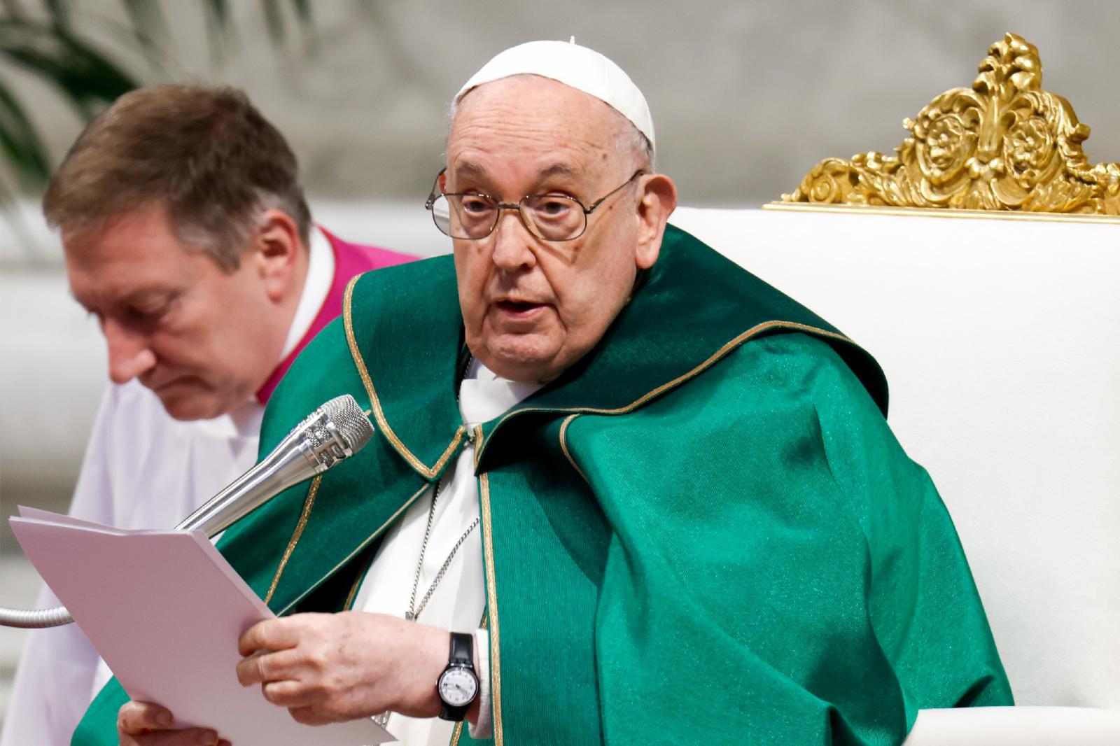 Pope Francis gives homily