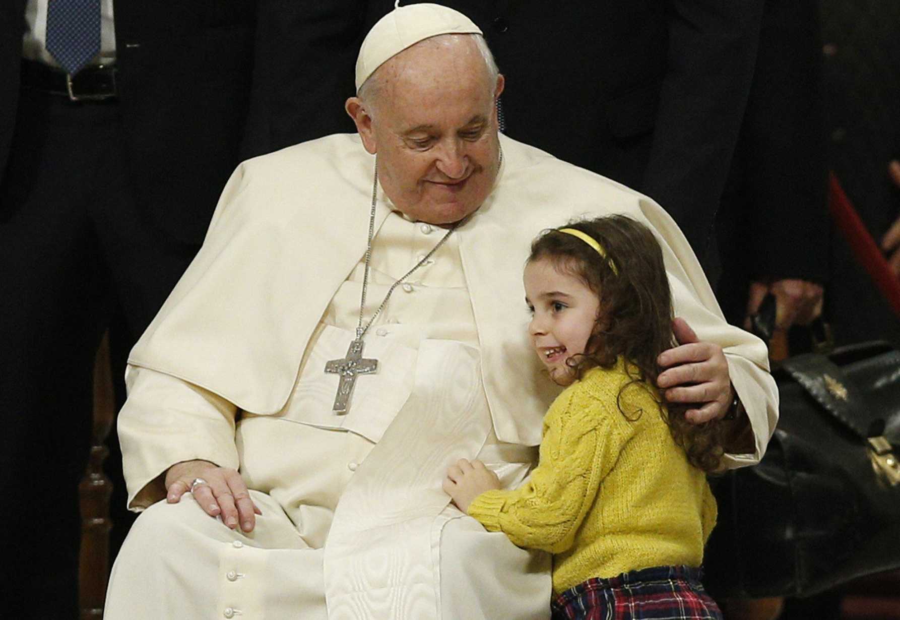 Pope pays tribute to the late Pope Benedict, highlighting his gentleness