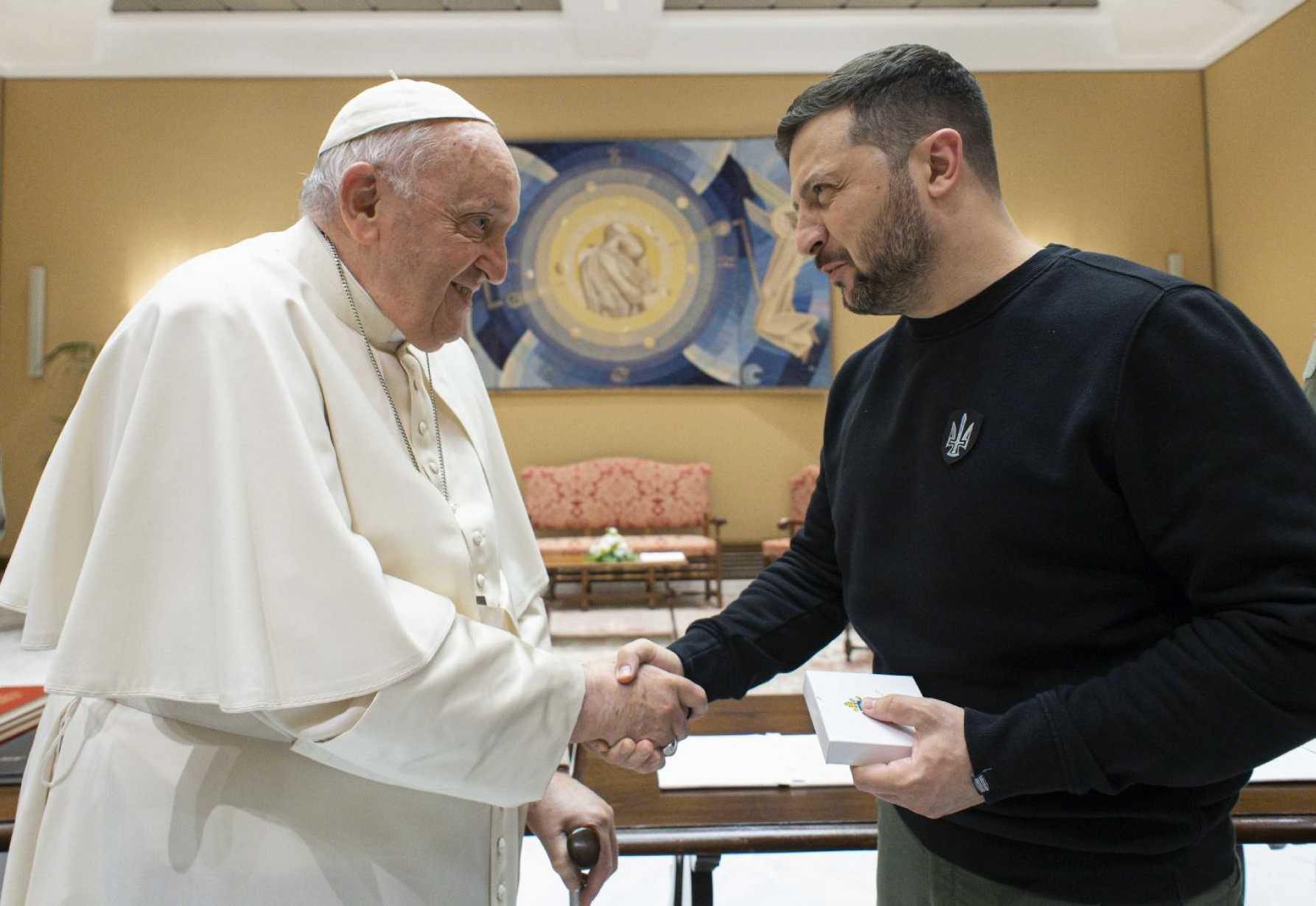 Pope, Ukrainian leader talk about humanitarian situation provoked by war