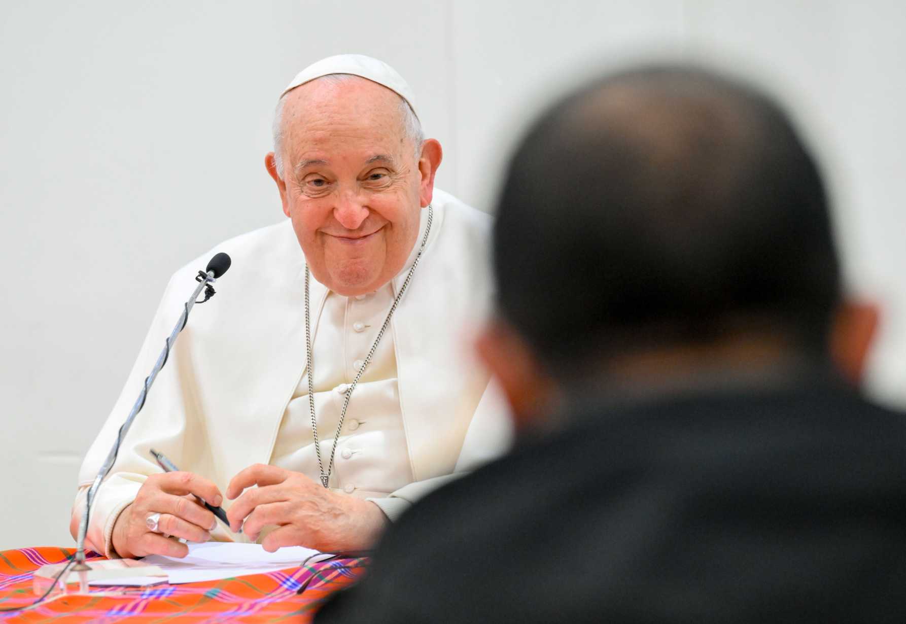 Pope tells Rome priests: Blessings don't affect sacrament of marriage