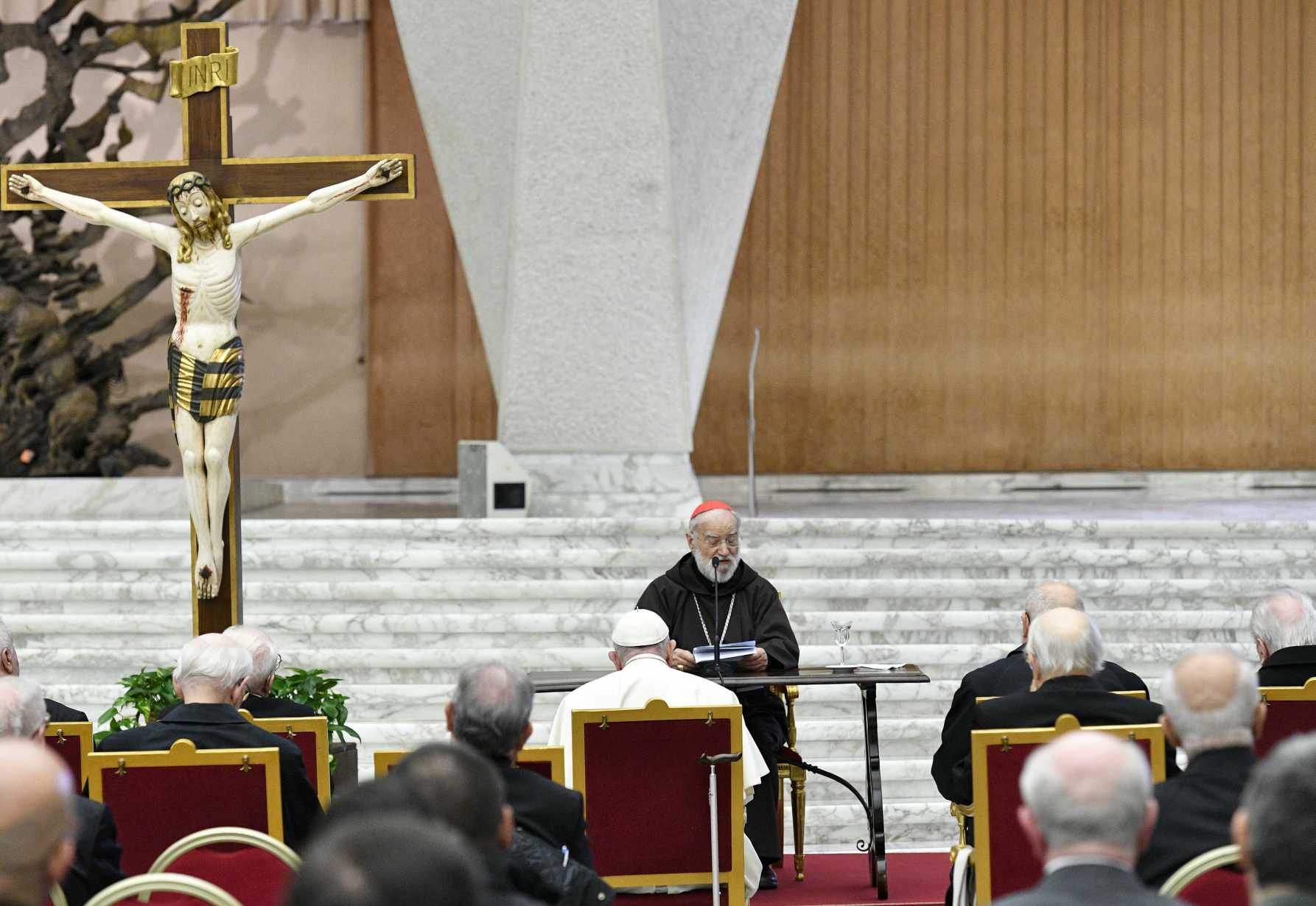 Discernment is essential to discipleship, papal preacher says