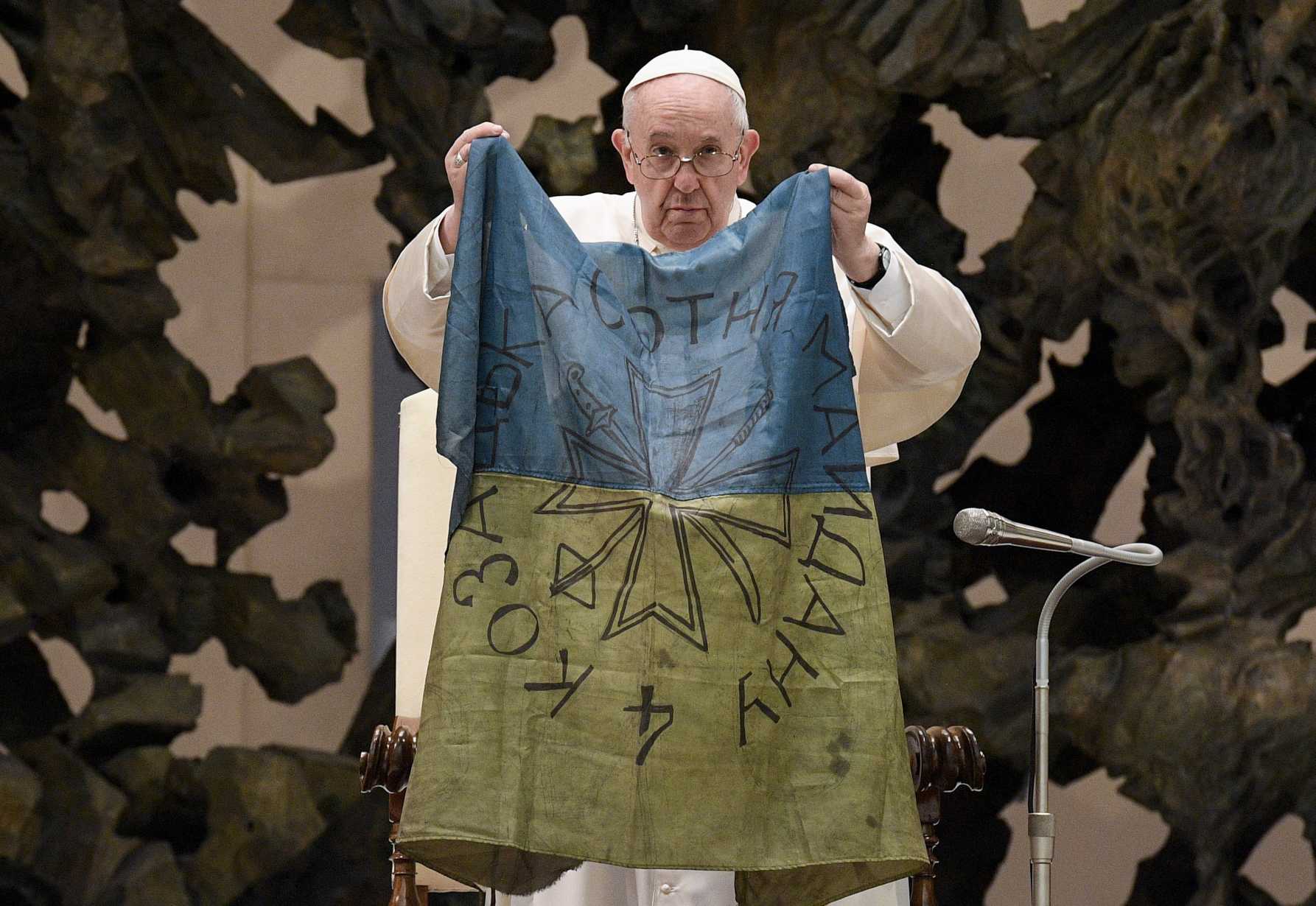 Pope calls for the 'courage of the white flag,' negotiation, in Ukraine