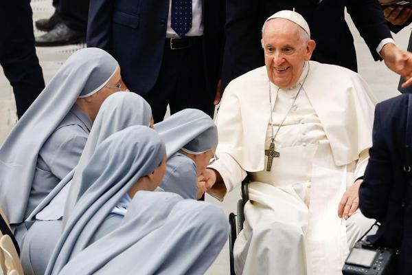 Pope Francis with sisters