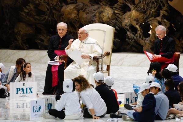 Pope Francis at audience with children